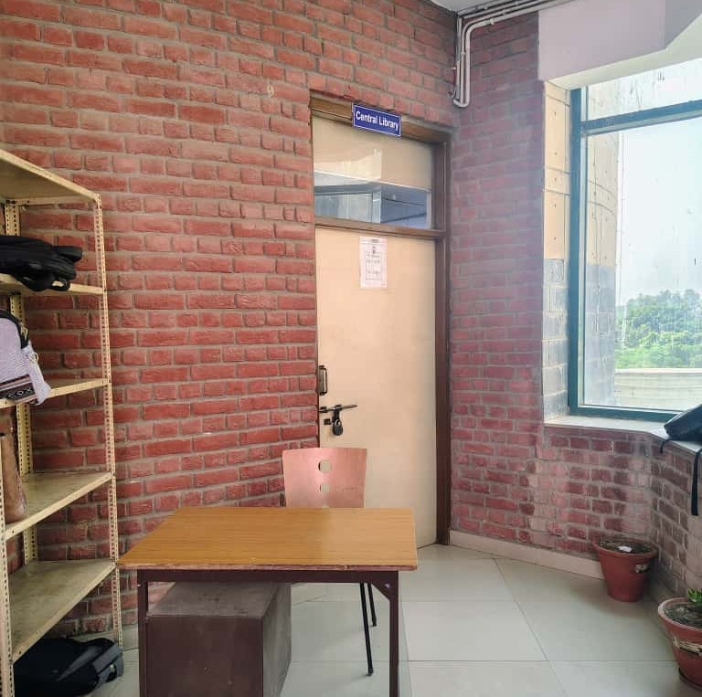 Amity University Greater Noida Academic photo 9
